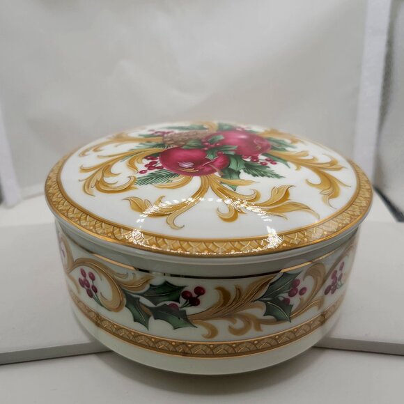 Vintage Mikasa Christmas Trinket Box with Lid - Picture 1 of 9